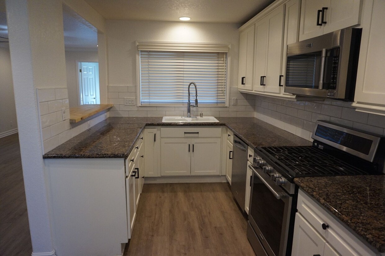 2 Bedroom, 2 Bathroom Condo - 2 Bedroom, 2 Bathroom Condo