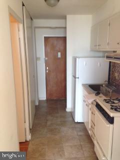 Foto del edificio - 604 S Washington Square