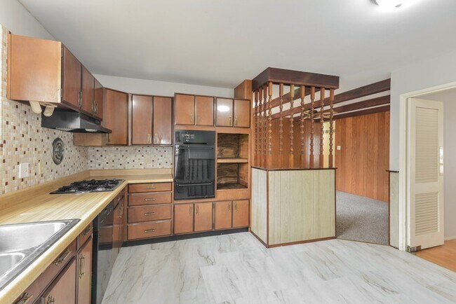 Building Photo - 3 Cantabrian Ct