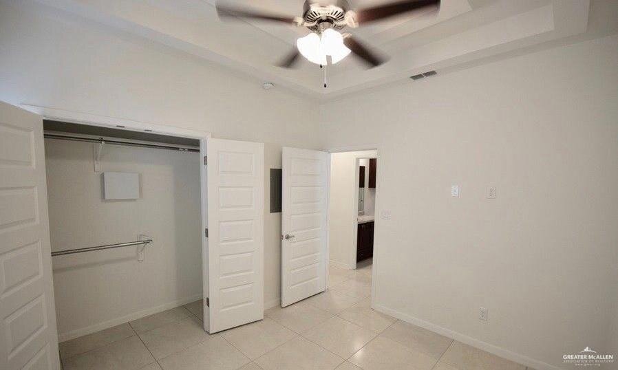 Foto del edificio - 1713 W Garrison Dr