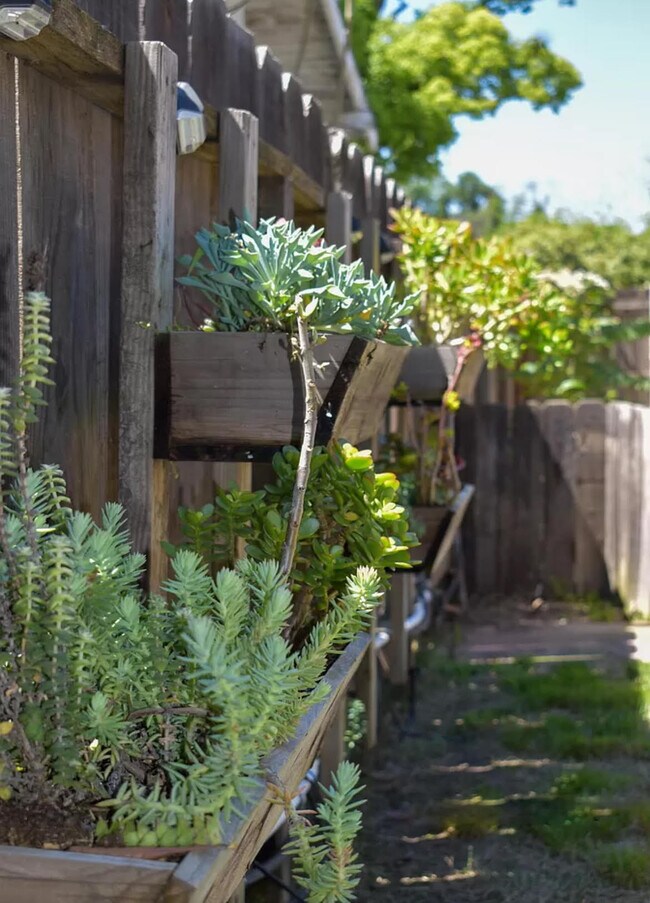 Foto del edificio - 726 N Highland St