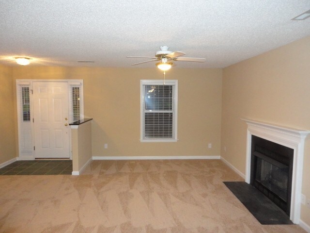 Foto del edificio - 1631 N Ammons Drive