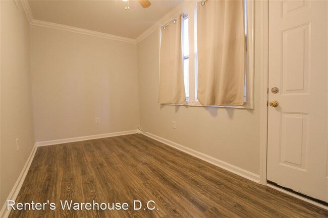Building Photo - 1238 Queen St NE