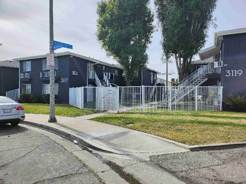 Building Photo - 3111 Abbott St