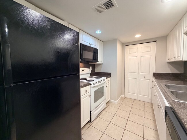 Foto del edificio - 3810 Kensingwood Trace