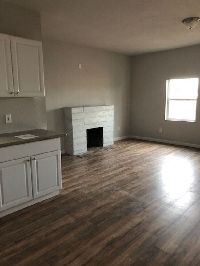 Foto del edificio - For Lease - 1001 Sam Houston - Odessa, TX