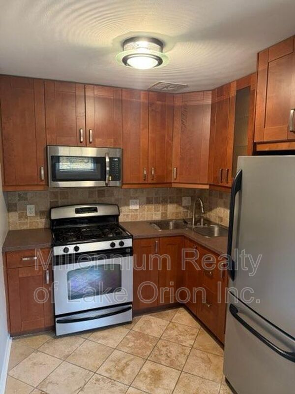 Foto del edificio - 2503 W 13 Mile Rd