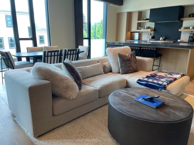 View towards dining / kitchen - 100 4th St W