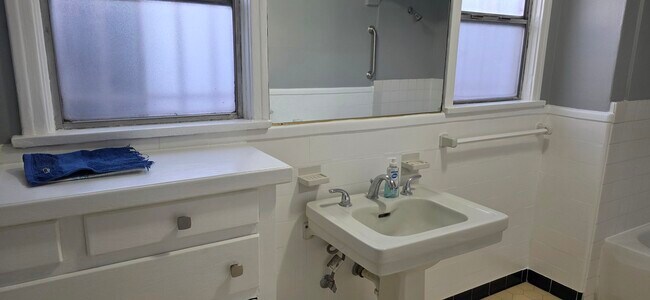 Foto del edificio - 3304 N Mountain View Ave