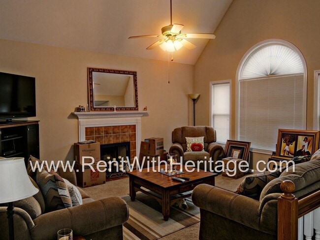 Building Photo - WOW!!!.....GORGEOUS 4Bd / 3Ba / UPGRADES GALLORE/ SWIM / TENNIS COMMUNITY