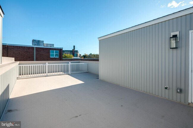 Building Photo - 4768 Pechin St