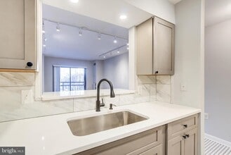 Building Photo - 2111 Wisconsin Ave NW