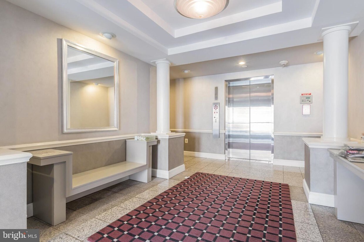 Foto principal - 3210 Grace St NW