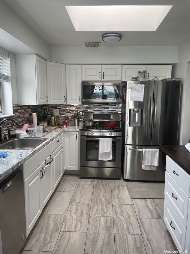 Foto principal - 119-11 28th Ave