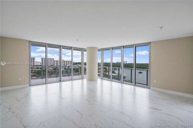 Foto del edificio - 300 Sunny Isles Blvd