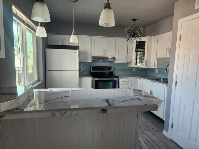 Building Photo - 317 S Stapley Dr