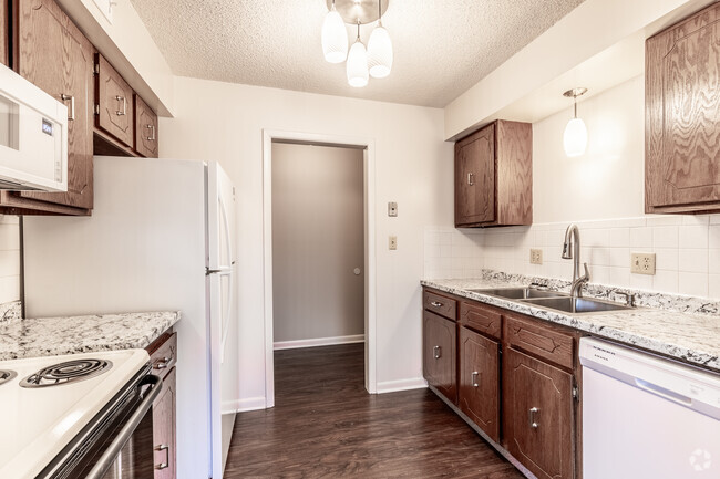 2BR, 2BA - 1100 FT - Cocina - Heritage Ridge Apartments