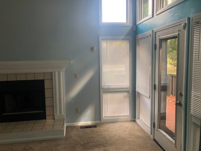 Great Room - 238 Calicoe Dr