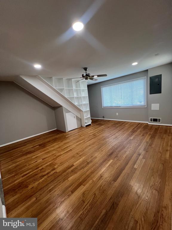 Foto del edificio - 10727 MAPLE St