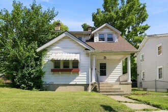 Building Photo - 147 W Hudson Ave