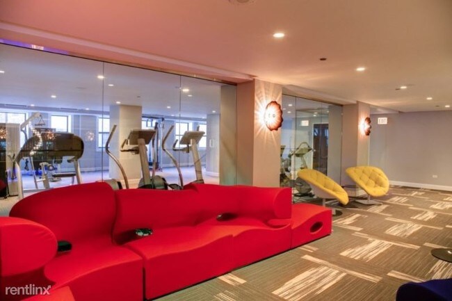 Foto del edificio - 5004 N Sheridan Rd