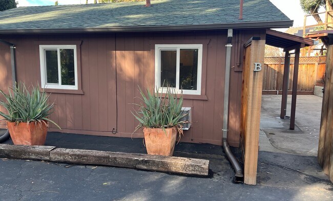 Foto del edificio - 2275 Mount Pleasant Rd