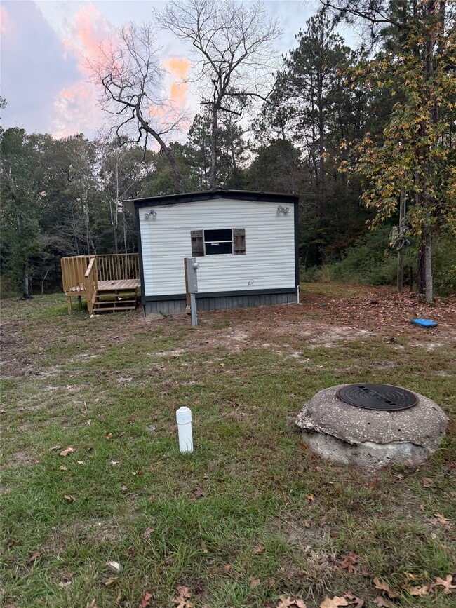 Building Photo - 279 White Oak Cir