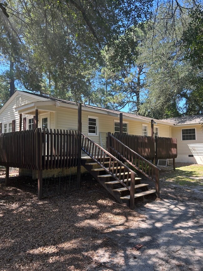 Building Photo - 360 Aiken Rd