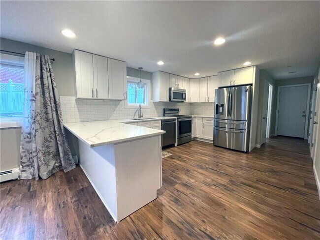 Building Photo - 100 E Greenwich Ave