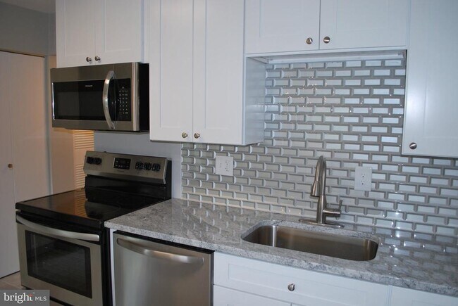 Foto del edificio - 9707 Kings Crown Ct