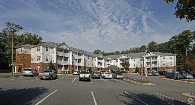 Foto del edificio - The Arbors Senior Apartments