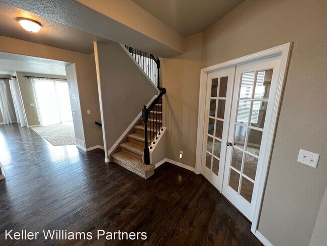 Building Photo - 5 br, 4 bath House - 8765 Meadow Tree Trail