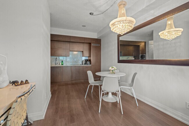 Building Photo - 2 Anndale Dr