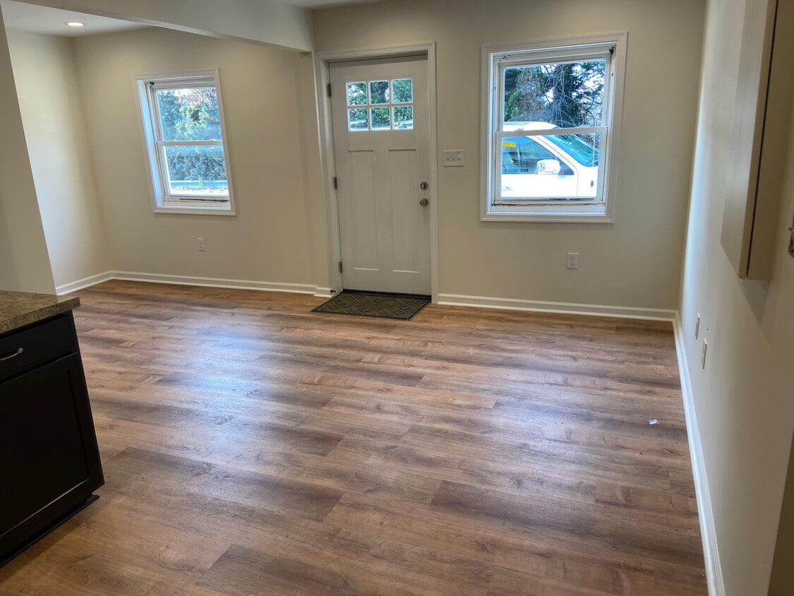 Great Lighting! - 304 9th Ave