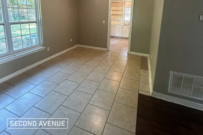 Building Photo - 1521 Meyers Pl