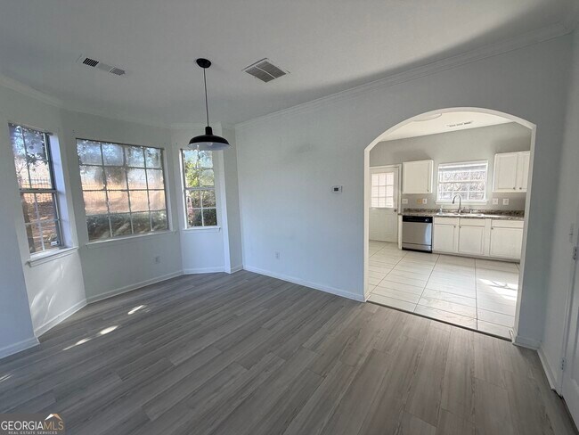 Foto del edificio - 379 Pine Hill Pl