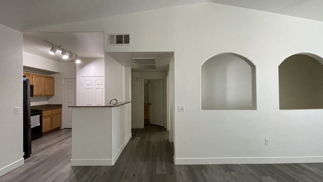 Building Photo - 9975 Peace Way