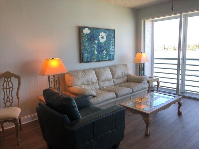 Foto del edificio - 8000 Sailboat Key Blvd S