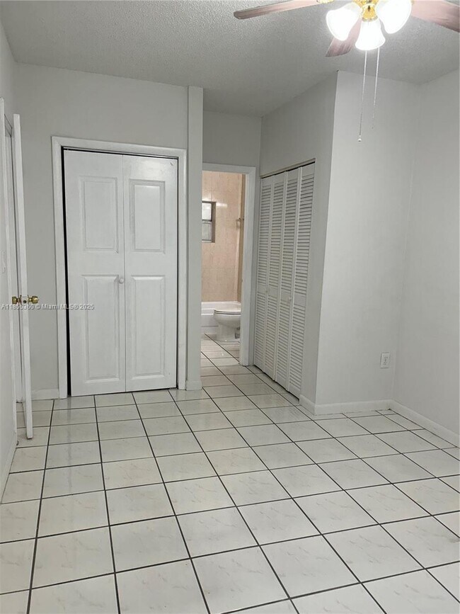 Foto del edificio - 5211 NW 2nd Terrace