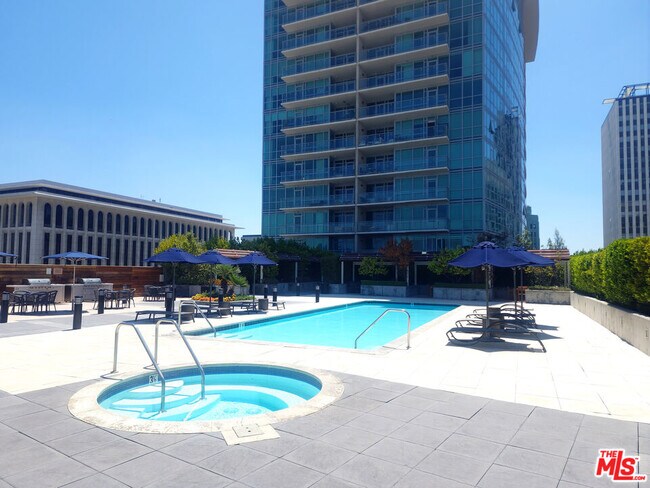 Foto del edificio - 3785 Wilshire Blvd