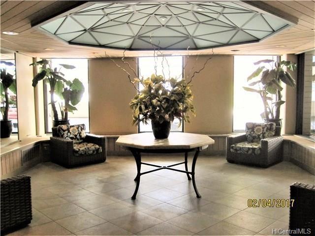 VISITOR LOBBY - 1415 Victoria St