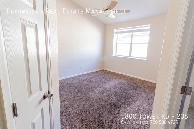 Foto del edificio - 5800 Tower Rd