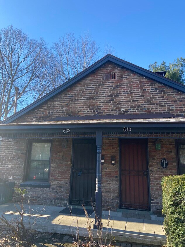Primary Photo - 638 Ballard St