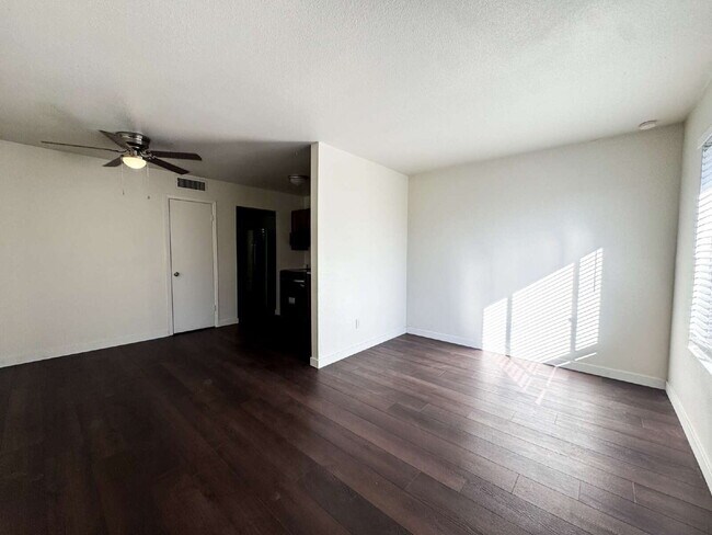 Building Photo - "Newly Renovated 1-Bed, 1-Bathroom Unit in Yuma"