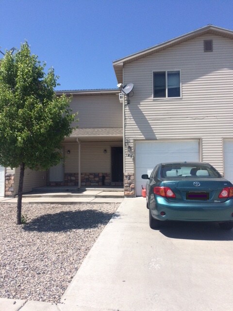 Primary Photo - 145 Opal Ct