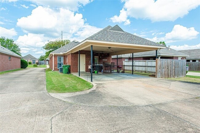 Foto del edificio - 1230 Stafford Dr