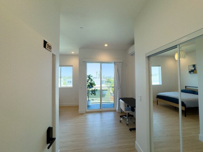 Building Photo - 4800-4802 S Slauson Ave