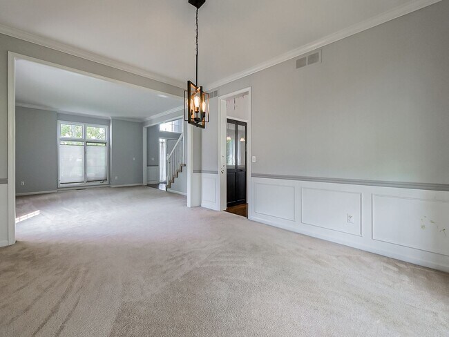 Foto del edificio - Updated 4 Bedroom with New Appliances in P...