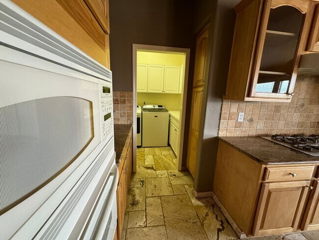 Foto del edificio - Wingfield Springs, Large 4 bedroom 4 bath ...
