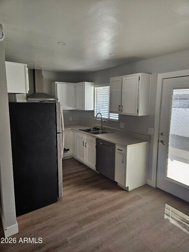 Foto del edificio - 521 W Maryland Ave